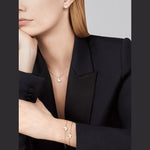 Van Cleef & Arpels Sweet Butterflies bracelet 18K yellow gold, Mother-of-pearl - Image 2